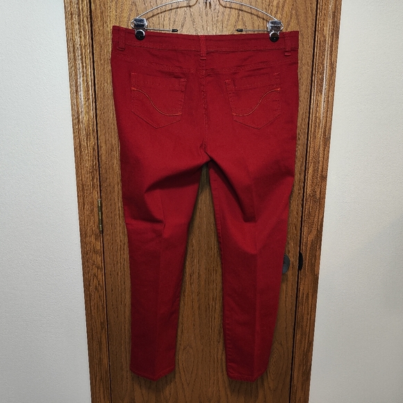 Women's Roz & Ali Red Straight Leg Jeans, Size 14 - Picture 2 of 4